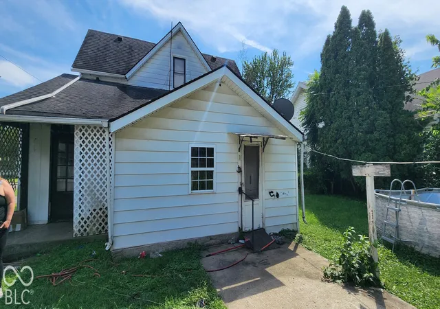 Photo 1 of Single family home for sale at 804 W 9th Street, Anderson, IN 46016 | MLS# 22129758 | Listing updated on 2026-10-29