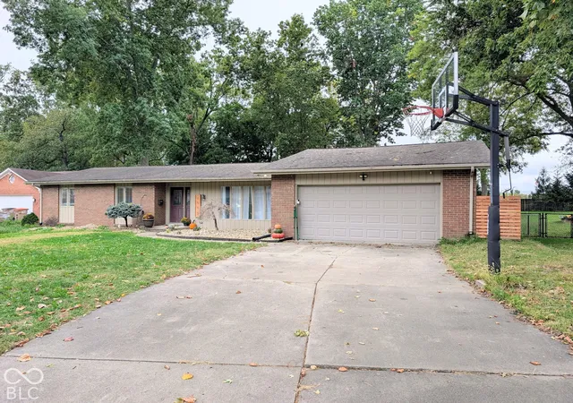 Photo 2 of Single family home for sale at 1640 South, Columbus, IN 47203 | MLS# 22129765 | Listing updated on 2026-10-06