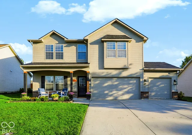 Photo 1 of Single family home for sale at 2020 Treving Dr, Cicero, IN 46034 | MLS# 22129769 | Listing updated on 2026-10-27