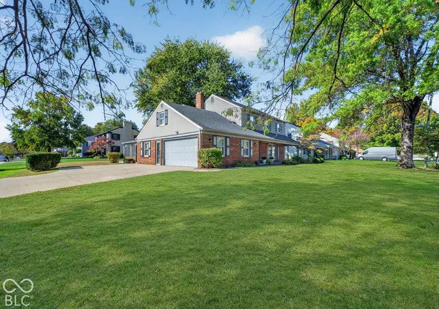 Photo 2 of Single family home for sale at 1103 Northwood Dr, Anderson, IN 46011 | MLS# 22129771 | Listing updated on 2026-10-26