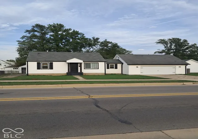 Photo 2 of Single family home for sale at 2828 S 14th Street, New Castle, IN 47362 | MLS# 22129773 | Listing updated on 2026-10-06