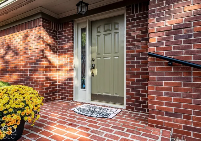 Photo 1 of Single family home for sale at 8722 Cricket Tree Ln, Indianapolis, IN 46260 | MLS# 22129780 | Listing updated on 2026-10-16
