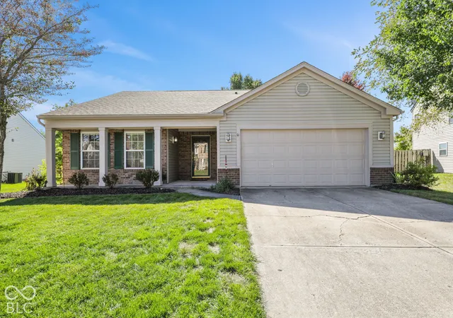 Photo 2 of Single family home for sale at 1269 Silver Ridge Ln, Brownsburg, IN 46112 | MLS# 22129783 | Listing updated on 2026-10-07