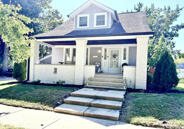 Photo 3 of Single family home for sale at 1221 E Edwards Ave, Indianapolis, IN 46227 | MLS# 22129791 | Listing updated on 2026-10-06