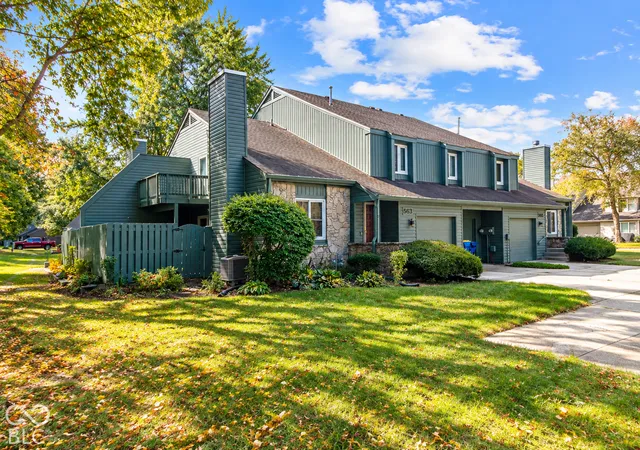 Photo 2 of Single family home for sale at 563 Conner Crk Dr, Fishers, IN 46038 | MLS# 22129794 | Listing updated on 2026-10-12