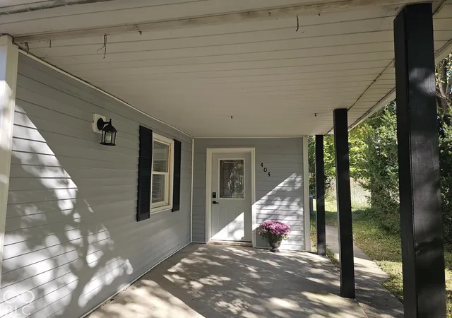 Photo 3 of Single family home for sale at 404 W Elm St, Gaston, IN 47342 | MLS# 22129798 | Listing updated on 2026-10-08