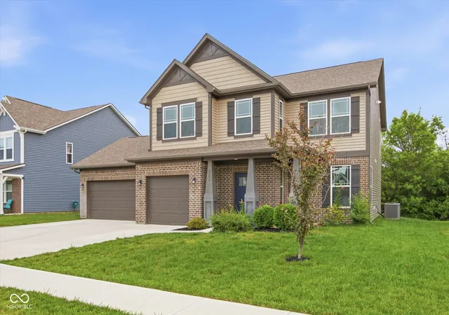 Photo 2 of Single family home for sale at 7350 Glen Park Way, Indianapolis, IN 46259 | MLS# 22129805 | Listing updated on 2026-10-05