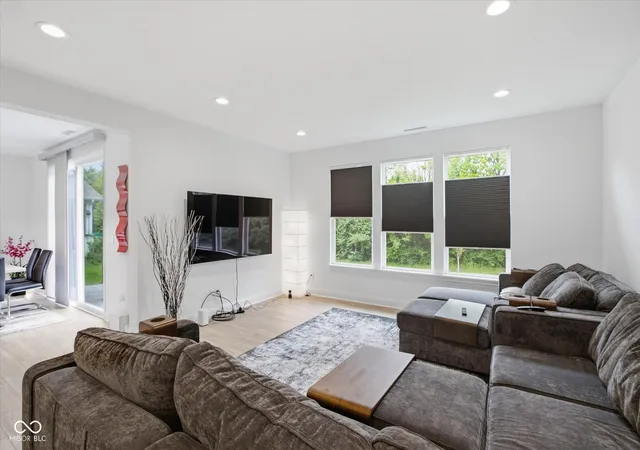 Photo 4 of Single family home for sale at 7350 Glen Park Way, Indianapolis, IN 46259 | MLS# 22129805 | Listing updated on 2026-10-05