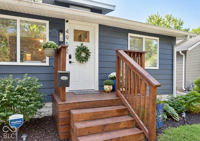 Photo 2 of Single family home for sale at 4952 Kingsley Dr, Indianapolis, IN 46205 | MLS# 22129822 | Listing updated on 2026-10-07