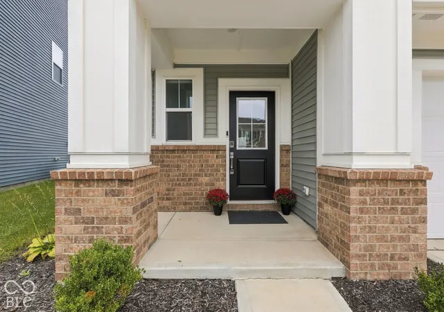 Photo 3 of Single family home for sale at 11464 Basalt Dr, Indianapolis, IN 46235 | MLS# 22129828 | Listing updated on 2026-10-11
