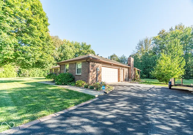 Photo 3 of Single family home for sale at 4545 Byrkit St, Indianapolis, IN 46221 | MLS# 22129830 | Listing updated on 2026-10-07