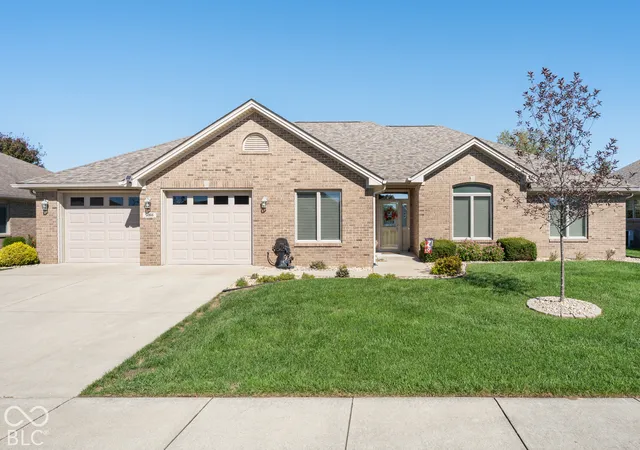 Photo 1 of Single family home for sale at 5066 W Quincy Ct, Columbus, IN 47203 | MLS# 22129837 | Listing updated on 2026-10-08