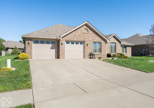 Photo 2 of Single family home for sale at 5066 W Quincy Ct, Columbus, IN 47203 | MLS# 22129837 | Listing updated on 2026-10-08