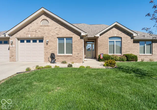 Photo 3 of Single family home for sale at 5066 W Quincy Ct, Columbus, IN 47203 | MLS# 22129837 | Listing updated on 2026-10-08
