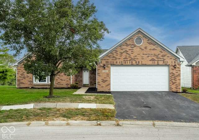 Photo 3 of Single family home for sale at 5565 Crystal Bay W Dr, Plainfield, IN 46168 | MLS# 22129841 | Listing updated on 2026-10-09