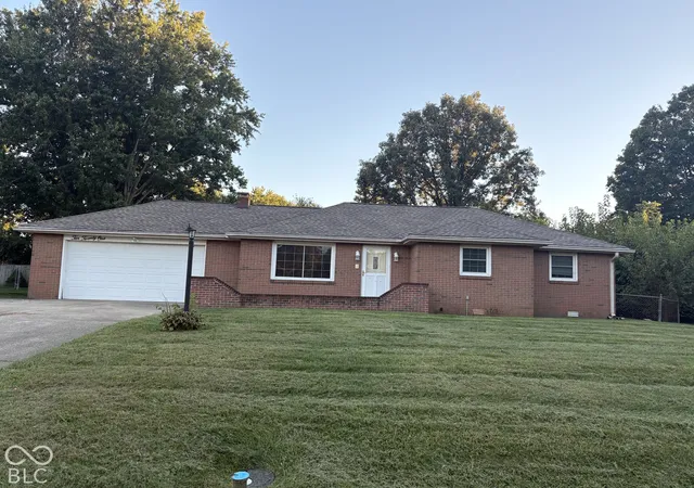 Single family home for sale at 1021 Brunswick Way, Anderson, IN 46012 | MLS# 22129852