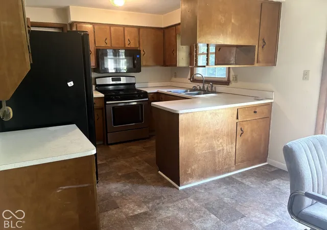 Photo 4 of Single family home for sale at 1021 Brunswick Way, Anderson, IN 46012 | MLS# 22129852 | Listing updated on 2026-10-06
