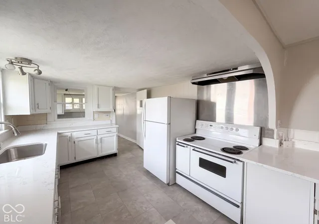 Photo 4 of Single family home for sale at 5125 S Walcott St, Indianapolis, IN 46227 | MLS# 22129857 | Listing updated on 2026-10-05