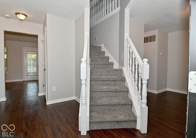 Photo 4 of Single family home for sale at 5524 Oakcrest Dr, Indianapolis, IN 46237 | MLS# 22129858 | Listing updated on 2026-10-16