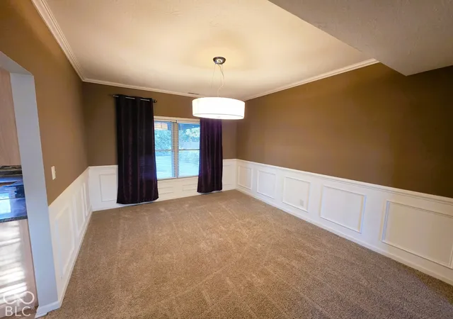 Photo 4 of Single family home for sale at 1337 Butternut Ln, Greenwood, IN 46143 | MLS# 22129863 | Listing updated on 2026-10-22