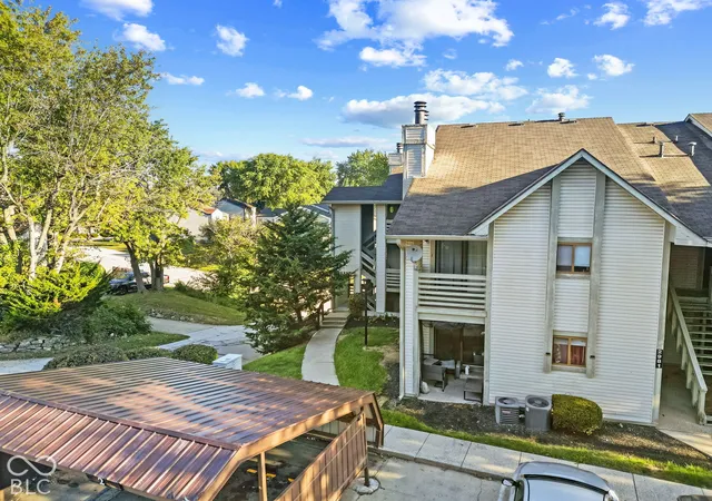 Photo 2 of Condo for sale at 2991 Horseshoe Bnd Dr #C, Indianapolis, IN 46214 | MLS# 22129865 | Listing updated on 2026-10-20