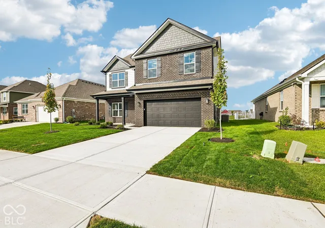 Photo 2 of Single family home for sale at 5926 Aleppo Ln, Greenwood, IN 46143 | MLS# 22129878 | Listing updated on 2026-10-12