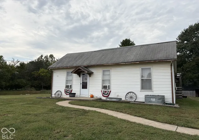 Photo 2 of Single family home for sale at 3054 S Cates Rd, Kingman, IN 47952 | MLS# 22129880 | Listing updated on 2026-10-06