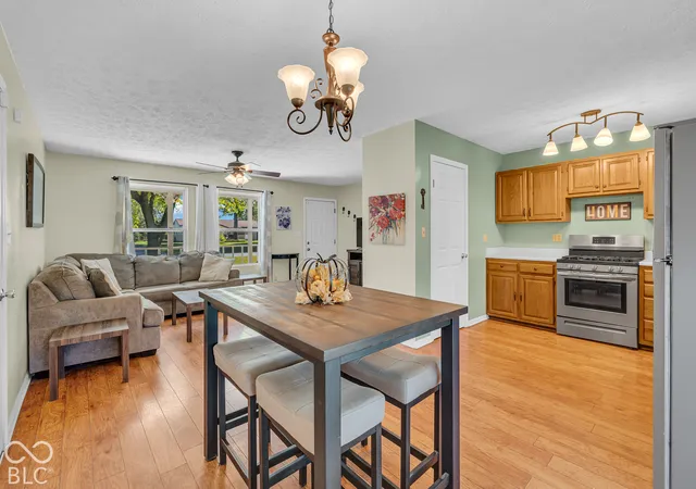 Photo 4 of Single family home for sale at 902 Sweetbriar Ave, Whiteland, IN 46184 | MLS# 22129881 | Listing updated on 2026-10-08