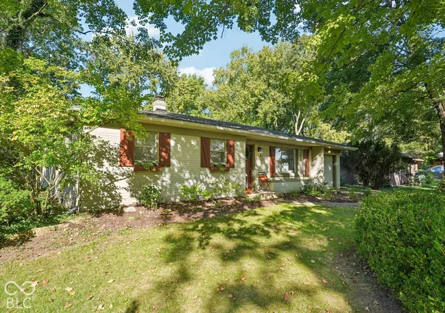 Photo 3 of Single family home for sale at 8450 Evergreen Ave, Indianapolis, IN 46240 | MLS# 22129883 | Listing updated on 2026-10-08