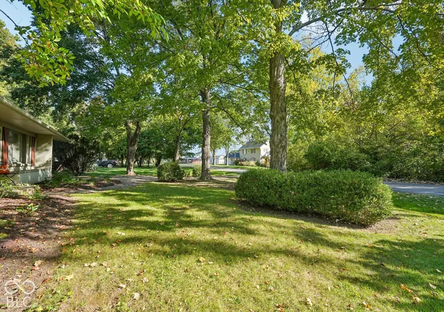 Photo 4 of Single family home for sale at 8450 Evergreen Ave, Indianapolis, IN 46240 | MLS# 22129883 | Listing updated on 2026-10-08