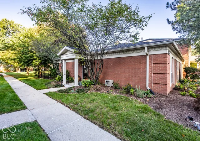 Photo 2 of Condo for sale at 7346 King George Dr, Indianapolis, IN 46260 | MLS# 22129885 | Listing updated on 2026-10-08