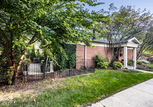 Photo 3 of Condo for sale at 7346 King George Dr, Indianapolis, IN 46260 | MLS# 22129885 | Listing updated on 2026-10-08
