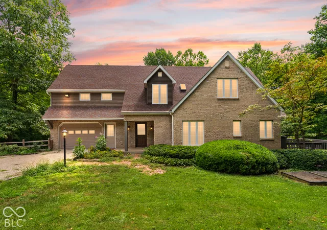 Photo 1 of Single family home for sale at 925 W Oakwood Ln, Paoli, IN 47454 | MLS# 22129894 | Listing updated on 2026-10-06
