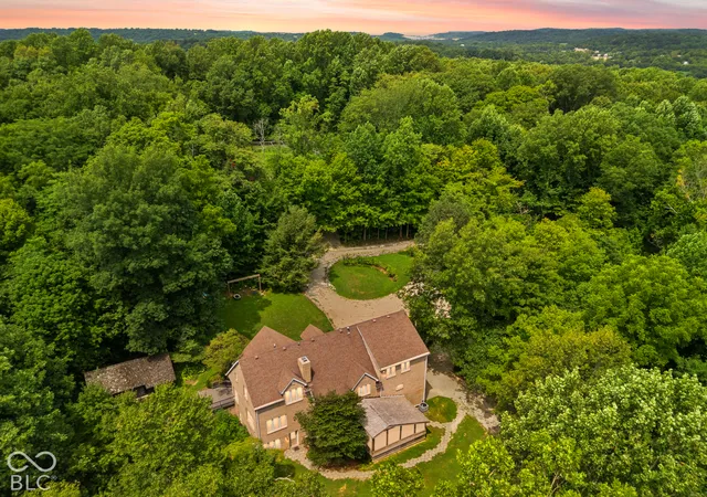 Photo 3 of Single family home for sale at 925 W Oakwood Ln, Paoli, IN 47454 | MLS# 22129894 | Listing updated on 2026-10-06