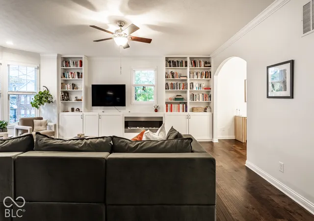 Photo 3 of Condo for sale at 827 N Park Trl Dr, Carmel, IN 46032 | MLS# 22129897 | Listing updated on 2026-10-21