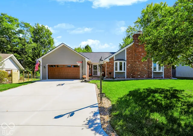 Photo 3 of Single family home for sale at 999 Shoreline Cir, Cicero, IN 46034 | MLS# 22129899 | Listing updated on 2026-10-07
