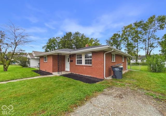 Photo 1 of Single family home for sale at 106 Plum St, Anderson, IN 46012 | MLS# 22129903 | Listing updated on 2026-10-06