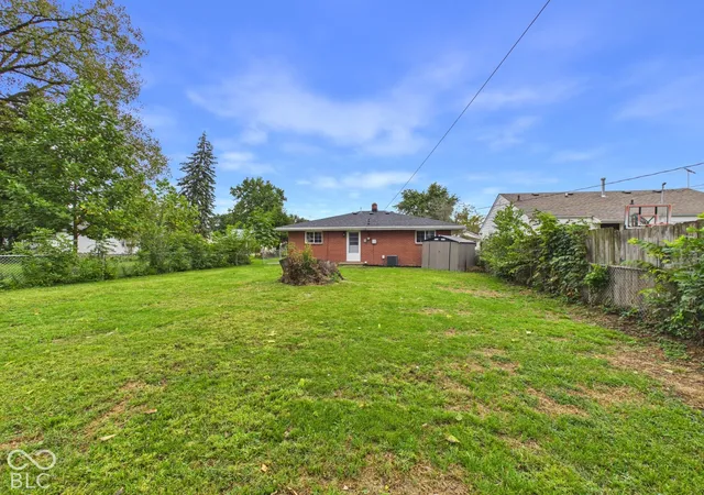 Photo 2 of Single family home for sale at 106 Plum St, Anderson, IN 46012 | MLS# 22129903 | Listing updated on 2026-10-06