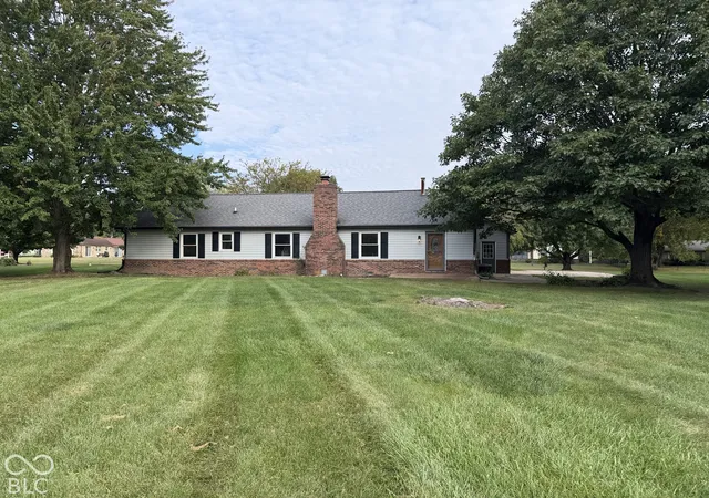 Photo 4 of Single family home for sale at 3339 W Sunset Dr N, Greenfield, IN 46140 | MLS# 22129920 | Listing updated on 2026-10-05