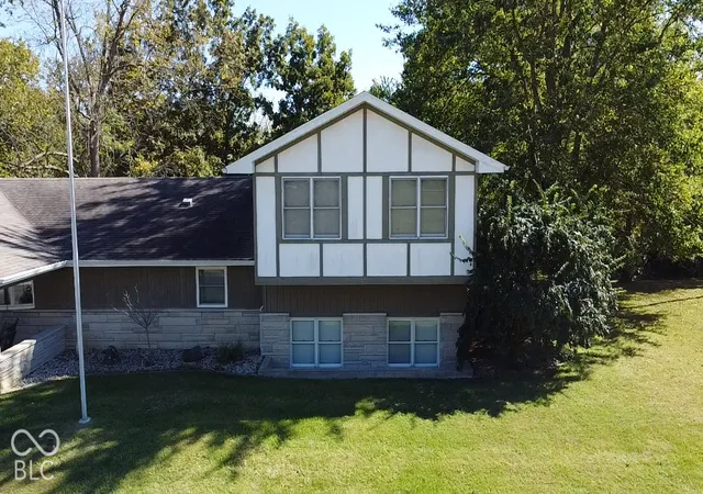 Photo 2 of Single family home for sale at 826 E State Rd 350, Osgood, IN 47037 | MLS# 22129924 | Listing updated on 2026-10-08