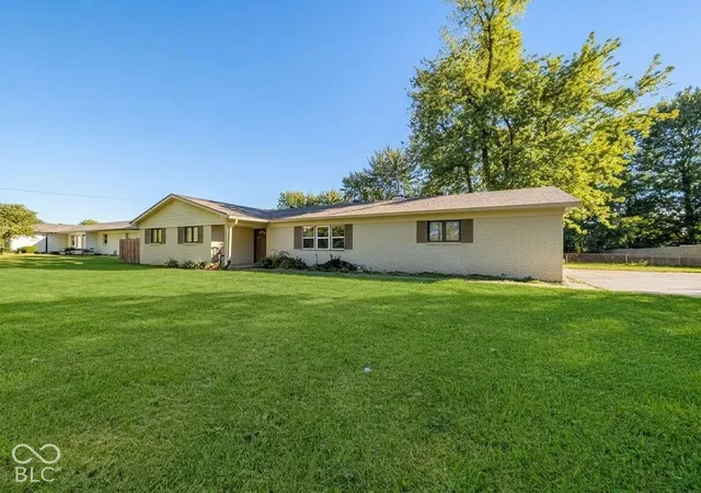 Photo 3 of Single family home for sale at 8645 Maze Rd, Indianapolis, IN 46259 | MLS# 22129928 | Listing updated on 2026-10-06