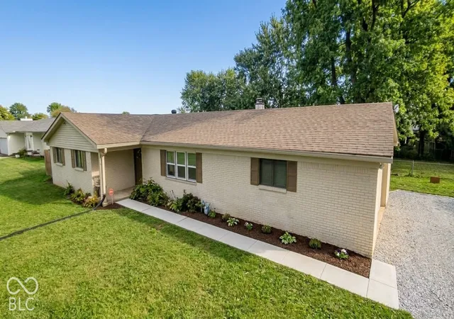 Photo 4 of Single family home for sale at 8645 Maze Rd, Indianapolis, IN 46259 | MLS# 22129928 | Listing updated on 2026-10-06