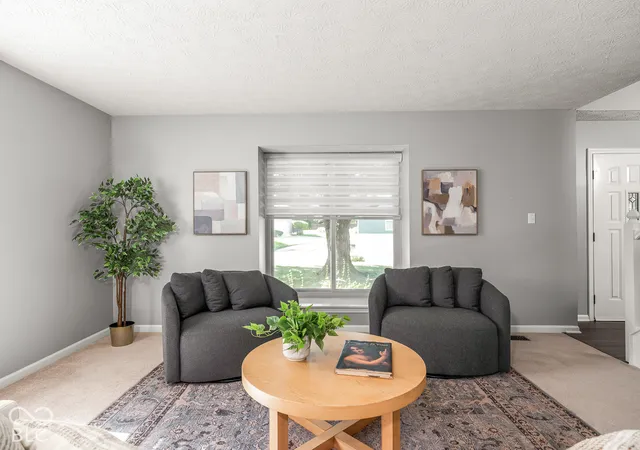 Photo 4 of Single family home for sale at 3945 Sunmeadow Cir, Indianapolis, IN 46228 | MLS# 22129937 | Listing updated on 2026-10-09