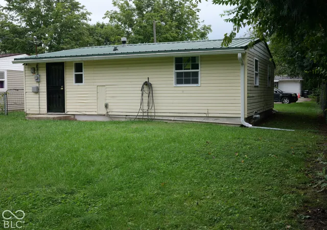 Photo 4 of Single family home for sale at 4311 Brown St, Anderson, IN 46013 | MLS# 22129948 | Listing updated on 2026-10-09