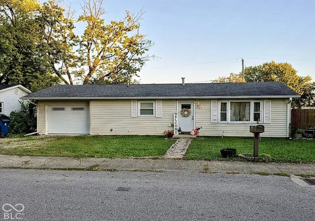 Single family home for sale at 1425 Cross St, Martinsville, IN 46151 | MLS# 22129950