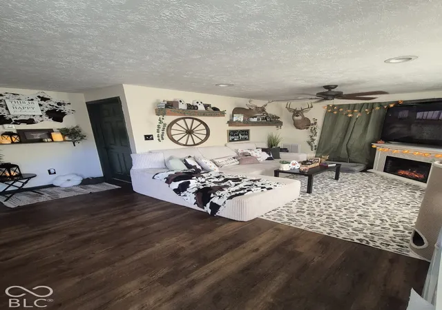 Photo 3 of Single family home for sale at 1425 Cross St, Martinsville, IN 46151 | MLS# 22129950 | Listing updated on 2026-10-06