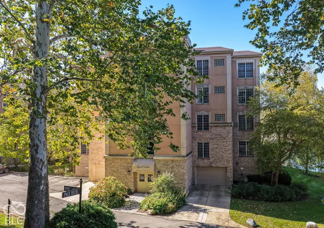 Condo for sale at 6770 Spirit Lake Dr #101, Indianapolis, IN 46220 | MLS# 22129955