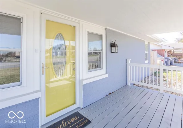 Photo 2 of Single family home for sale at 206 S Scatterfield Rd, Anderson, IN 46012 | MLS# 22129958 | Listing updated on 2026-10-12