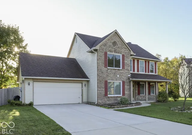 Photo 2 of Single family home for sale at 5845 Iron Oaks Ct, Indianapolis, IN 46237 | MLS# 22129960 | Listing updated on 2026-10-09