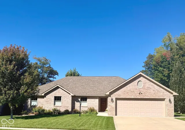 Photo 1 of Single family home for sale at 6658 English Oak Dr, Avon, IN 46123 | MLS# 22129963 | Listing updated on 2026-10-08